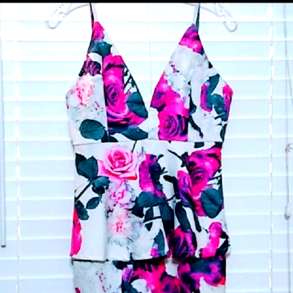Lulu's Beautiful summer Floral peplum dress  [15% off 2 items]